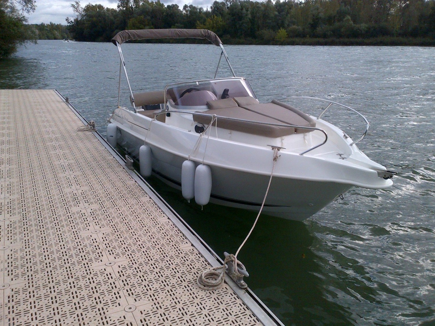 slider 2 B2 Marine Cap Ferret 572 Cruiser